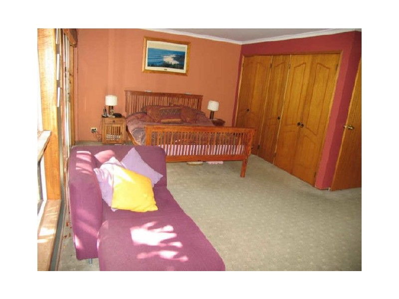 17 Young Street, Wooloweyah NSW 2464