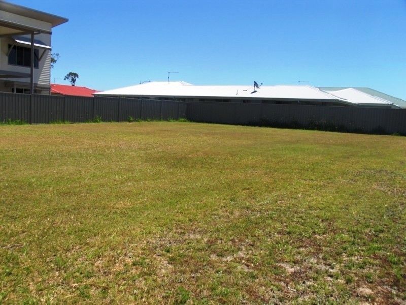2 William Avenue, Yamba NSW 2464