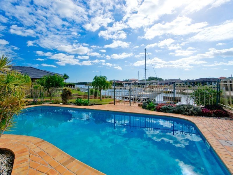 2 Barellan Avenue, Yamba NSW 2464
