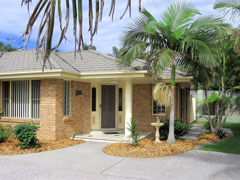 2/5 Edgewater Close, Yamba NSW 2464