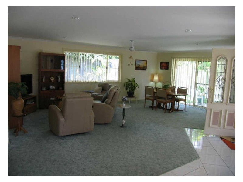 2/5 Edgewater Close, Yamba NSW 2464