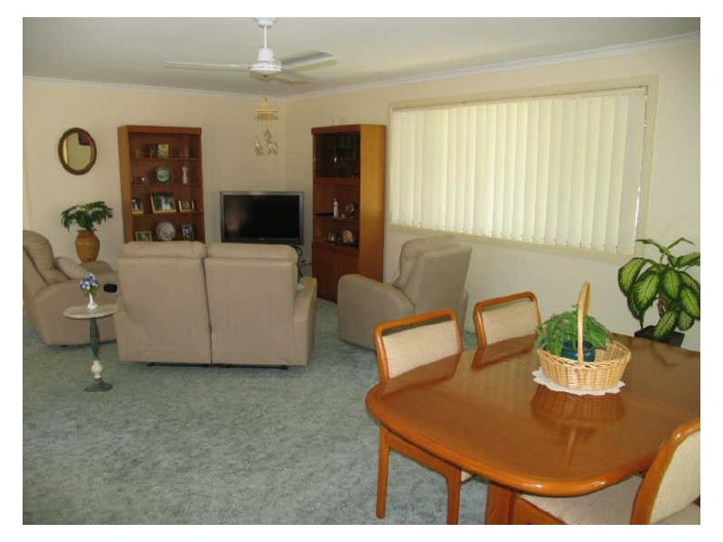 2/5 Edgewater Close, Yamba NSW 2464