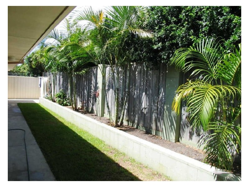 2/5 Edgewater Close, Yamba NSW 2464