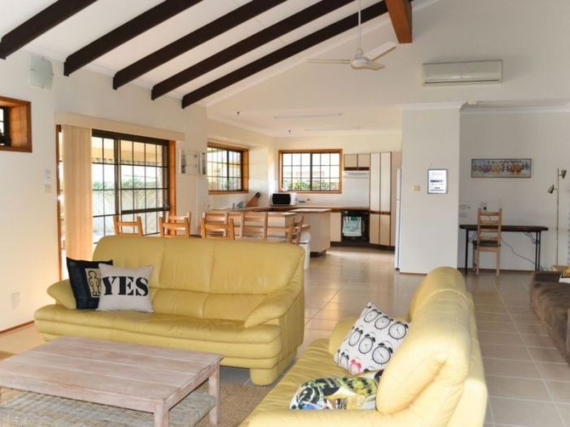 Sea Cubby/41 Melaleuca Drive, Yamba NSW 2464