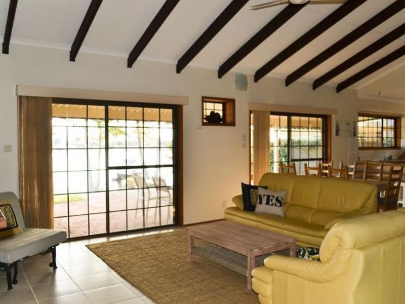 Sea Cubby/41 Melaleuca Drive, Yamba NSW 2464