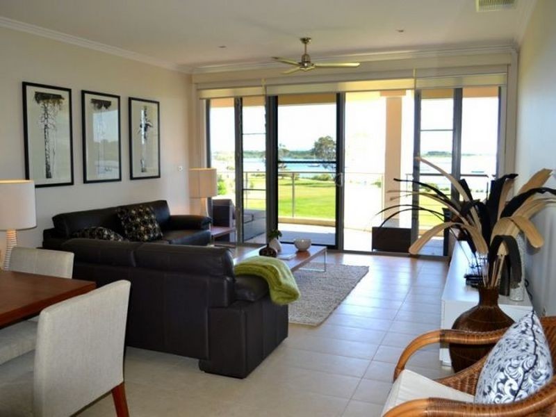 Watermark 2/8 Bent Street, Yamba NSW 2464