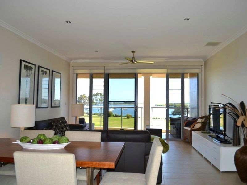 Watermark 2/8 Bent Street, Yamba NSW 2464