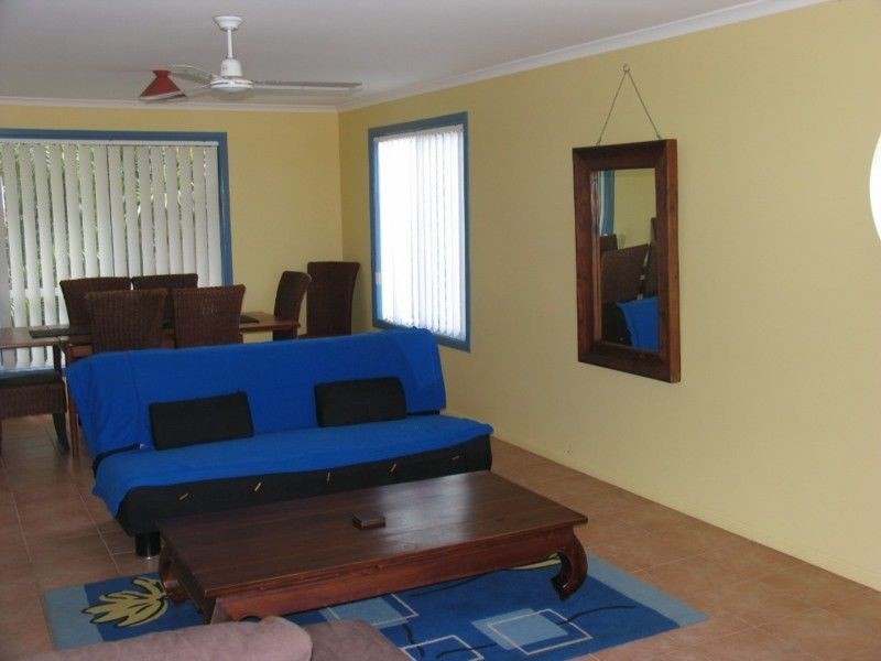1/7 Convent Lane, Yamba NSW 2464