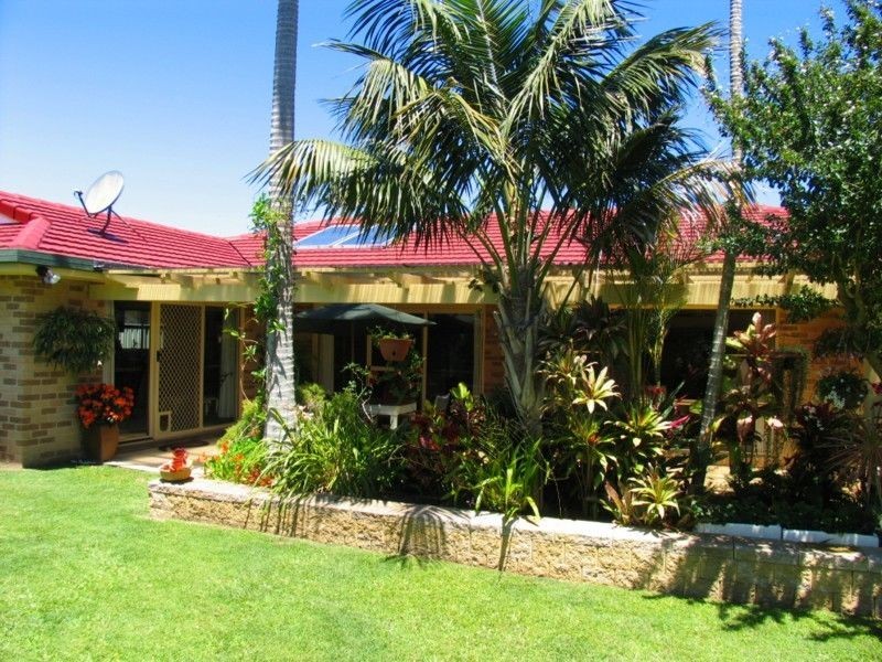 21 Palm Terrace, Yamba NSW 2464