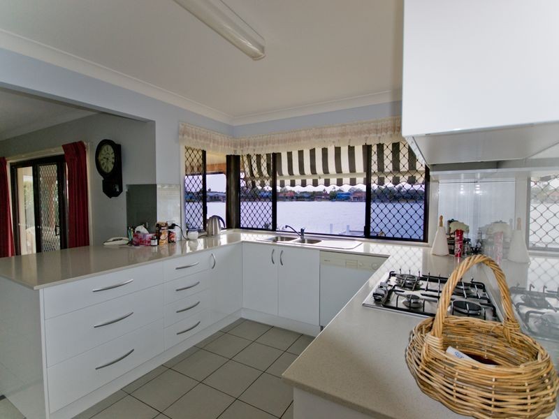 18 Acacia Circuit, Yamba NSW 2464