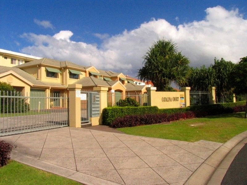 Catalina 2/8 Beachside Way, Yamba NSW 2464