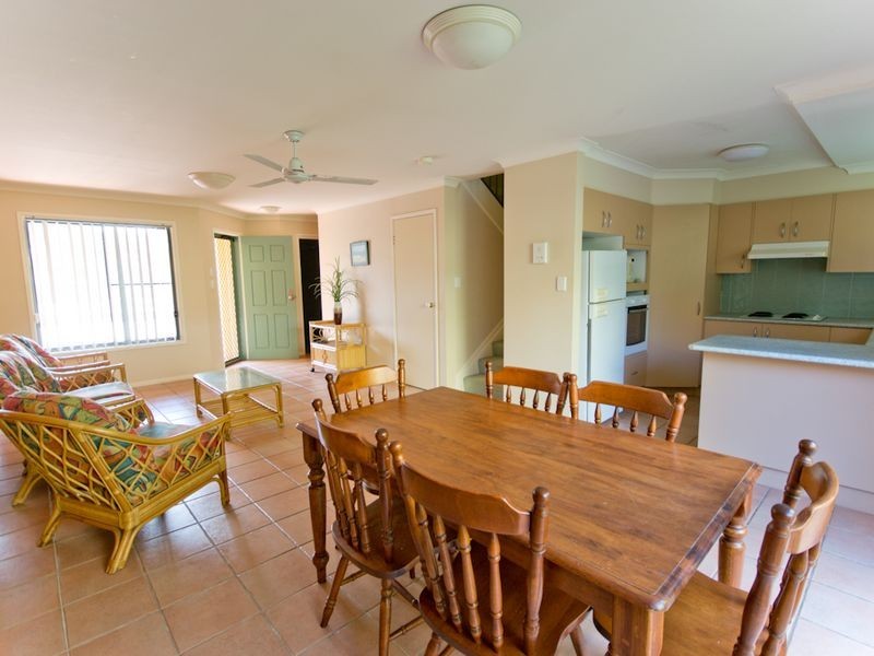 Catalina 2/8 Beachside Way, Yamba NSW 2464