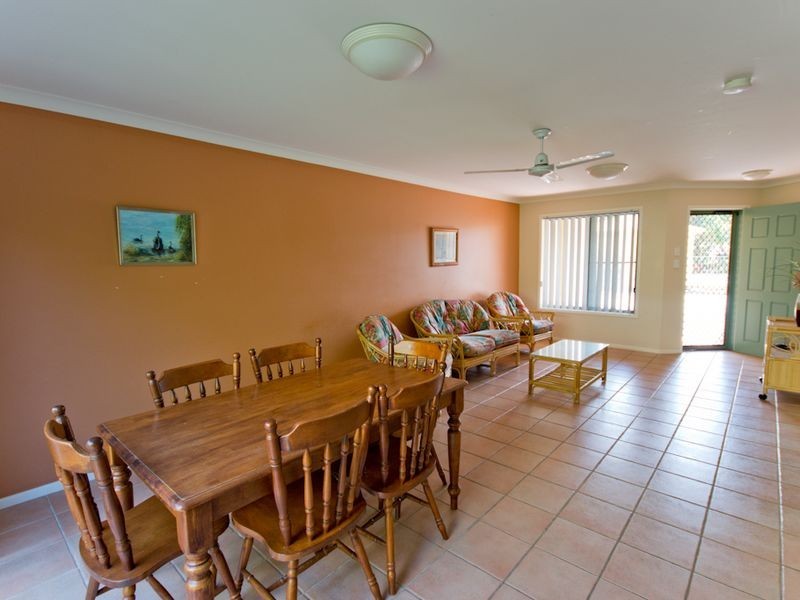 Catalina 2/8 Beachside Way, Yamba NSW 2464