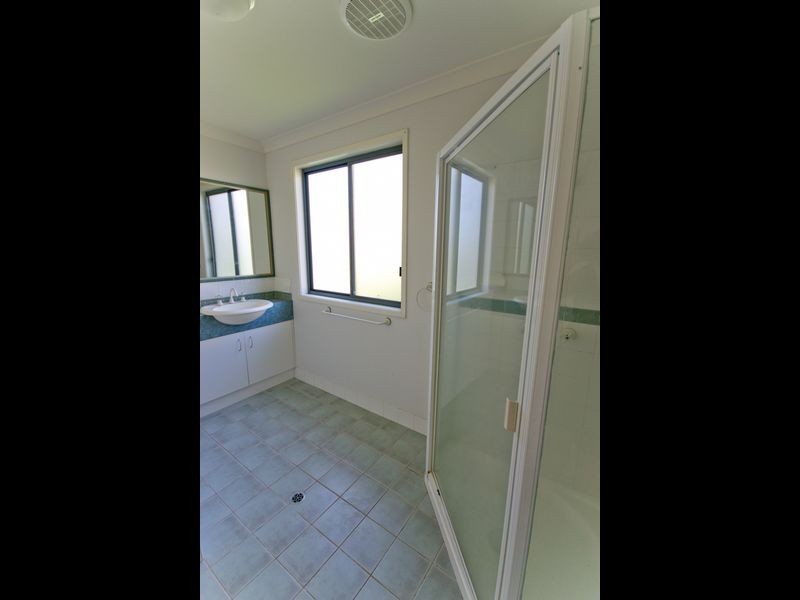 Catalina 2/8 Beachside Way, Yamba NSW 2464