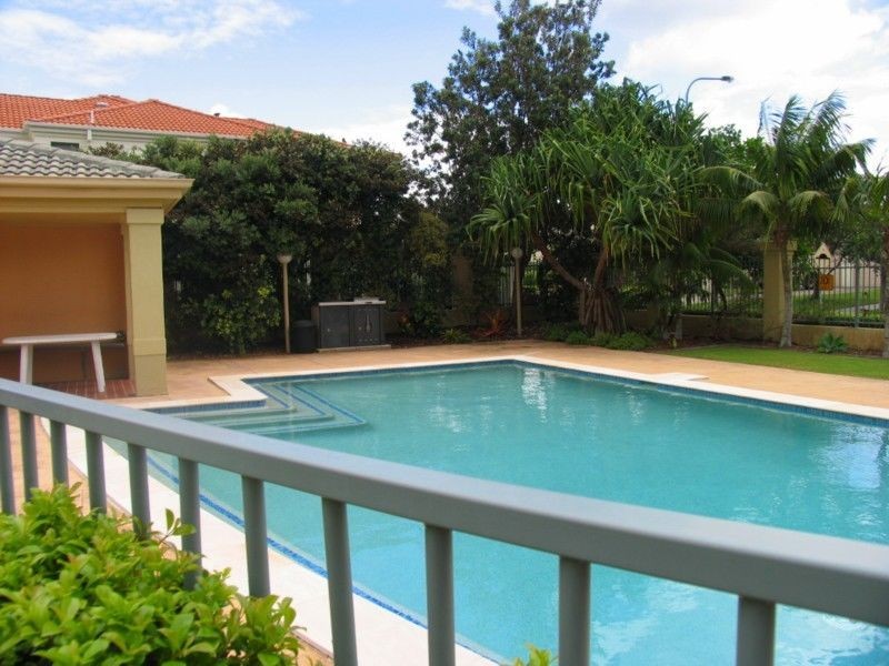 Catalina 2/8 Beachside Way, Yamba NSW 2464