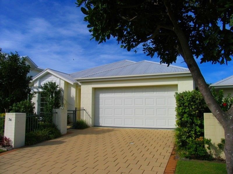 74 The Drive, Yamba NSW 2464
