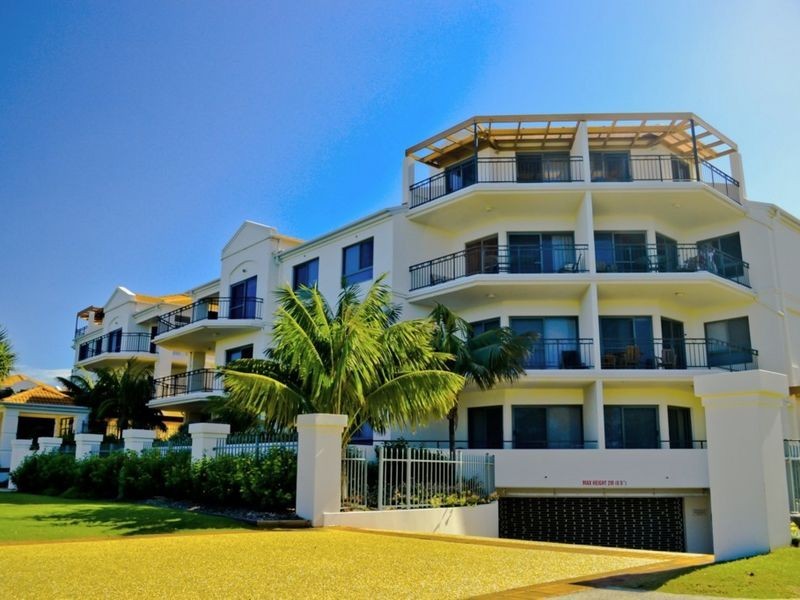 Breakers B3 – U5, Yamba NSW 2464
