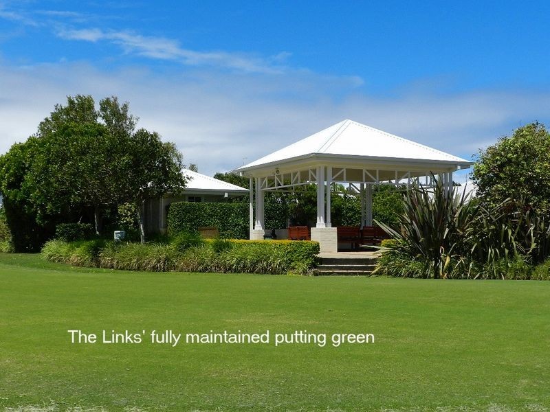 17 The Parkway, Yamba NSW 2464