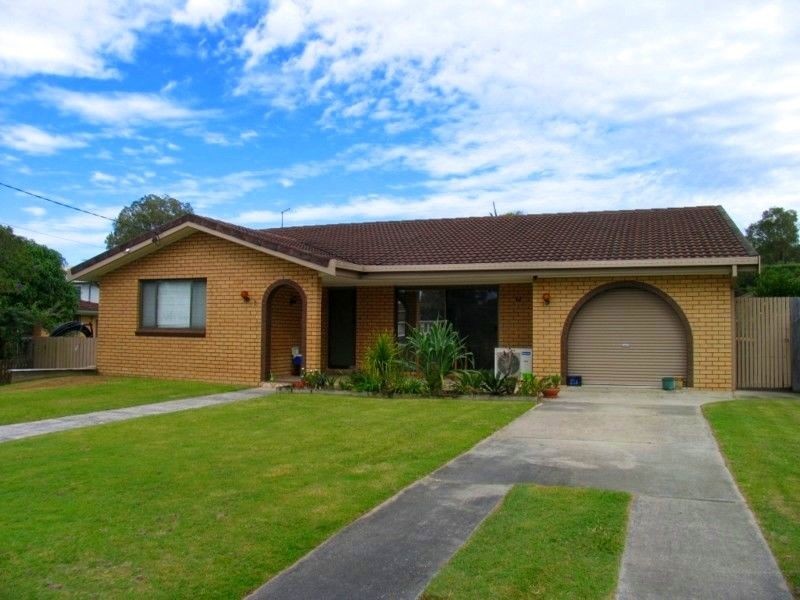 2 Coonawarra Court, Yamba NSW 2464