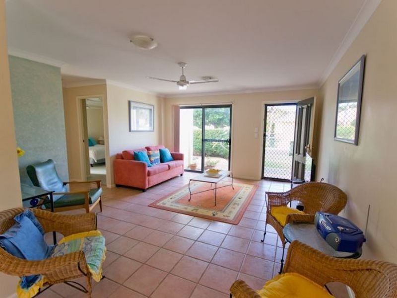 Sirocco 2/17 Beachside Way, Yamba NSW 2464
