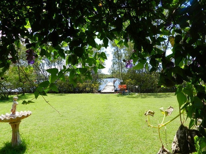 15 Oyster Channel Road, Yamba NSW 2464