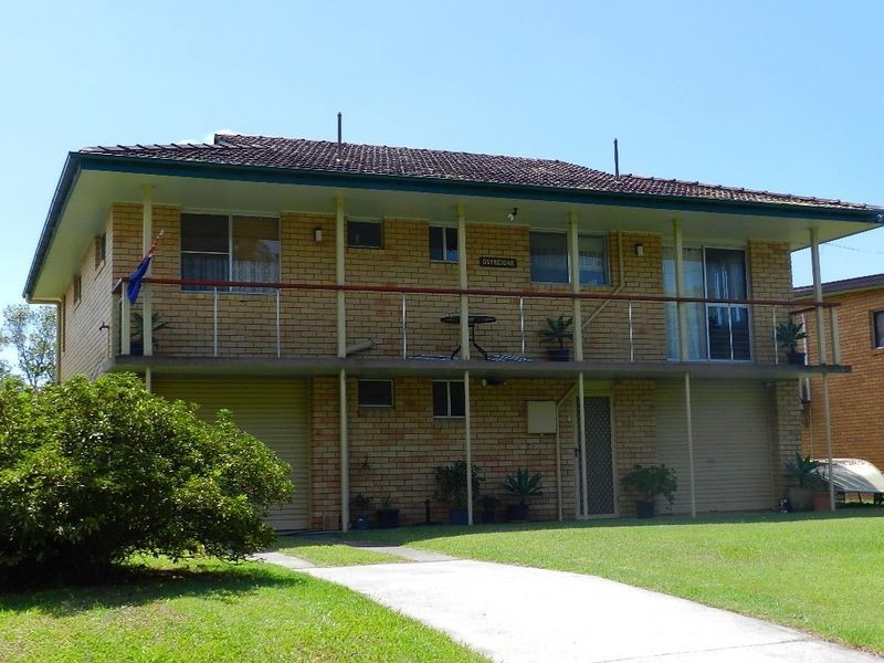 15 Oyster Channel Road, Yamba NSW 2464