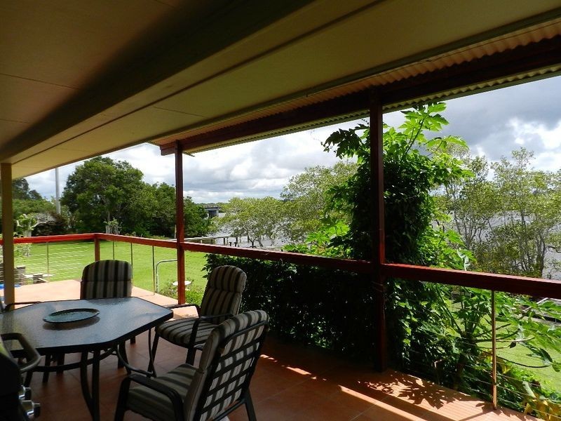 15 Oyster Channel Road, Yamba NSW 2464