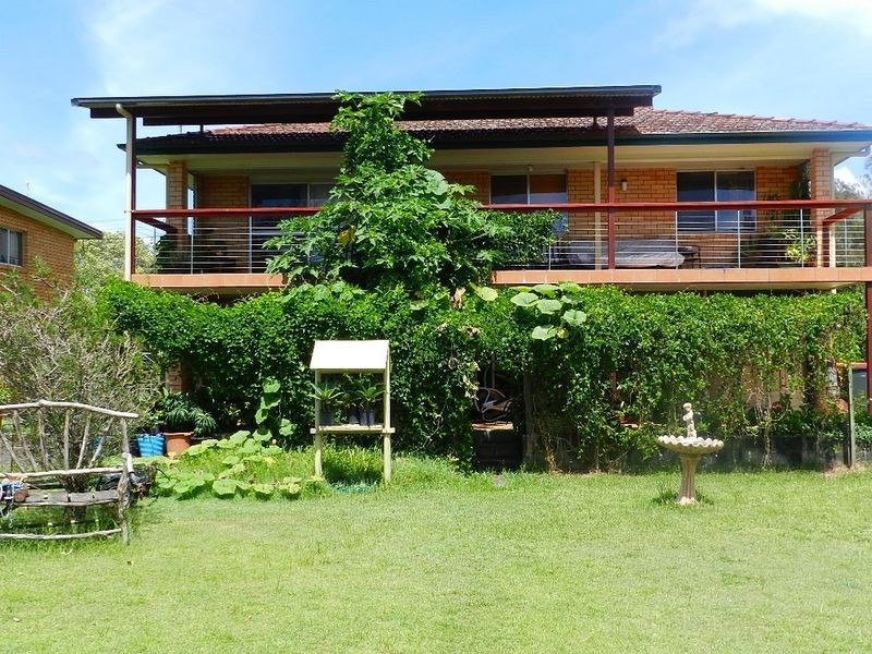 15 Oyster Channel Road, Yamba NSW 2464