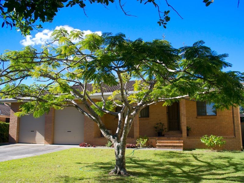 20 The Peninsula, Yamba NSW 2464