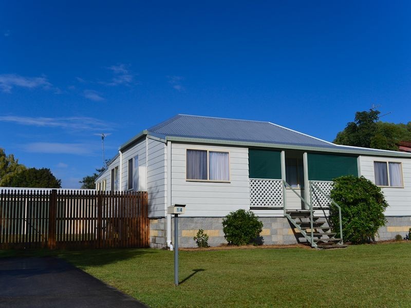 14 Waratah Ave, Yamba NSW 2464