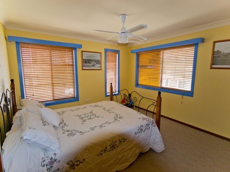 6 Bent Street, Yamba NSW 2464