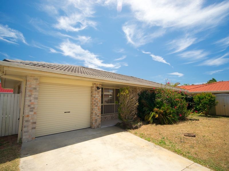 2/16 Parkview Crescent, Yamba NSW 2464