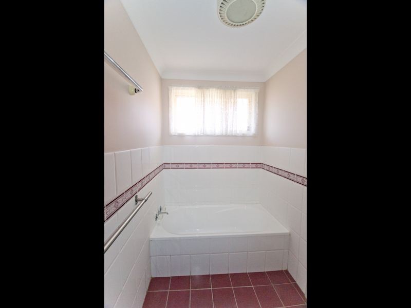 2/16 Parkview Crescent, Yamba NSW 2464