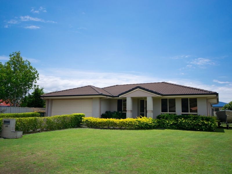 44 Harold Tory Drive, Yamba NSW 2464
