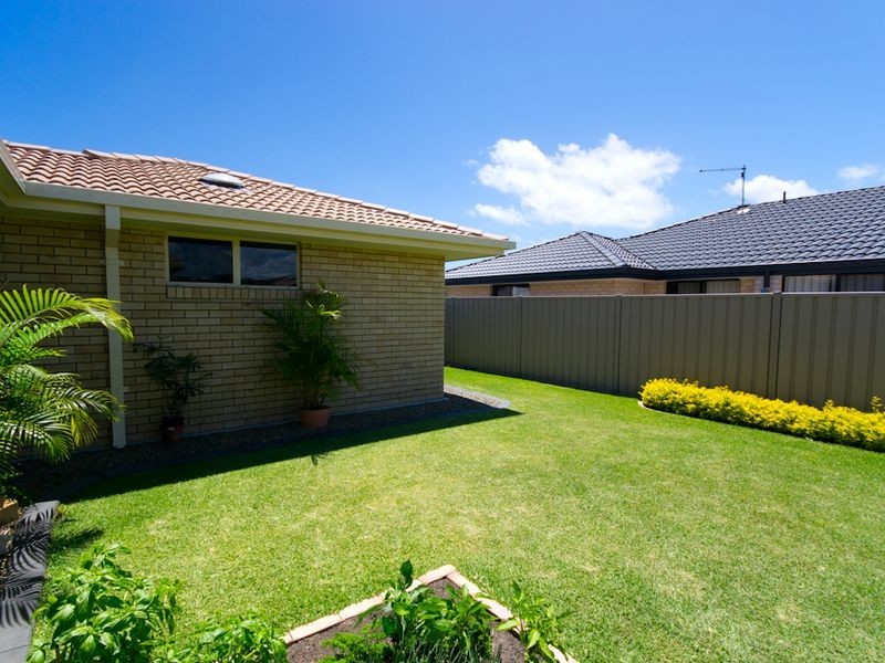 17 Harold Tory Drive, Yamba NSW 2464