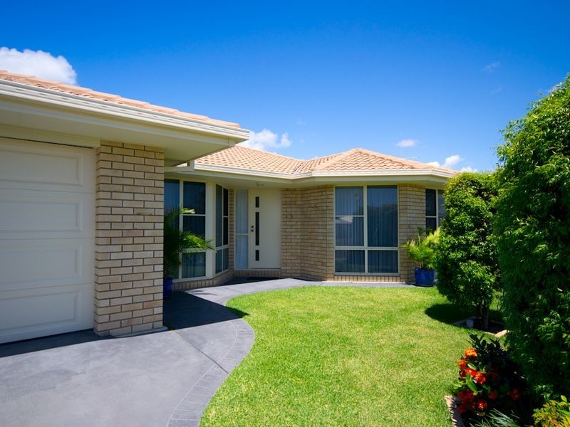 17 Harold Tory Drive, Yamba NSW 2464
