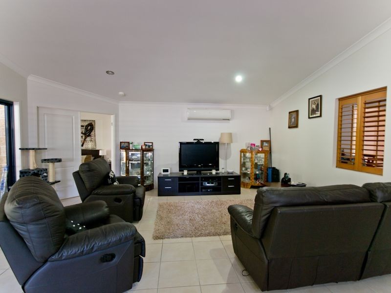 15 William Avenue, Yamba NSW 2464