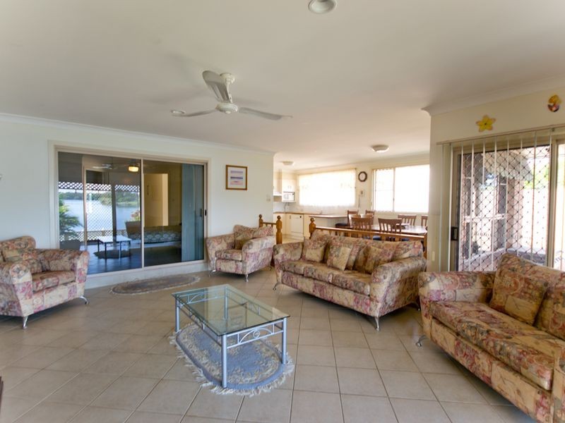 The Inlet 2/30 Westringia Place, Yamba NSW 2464