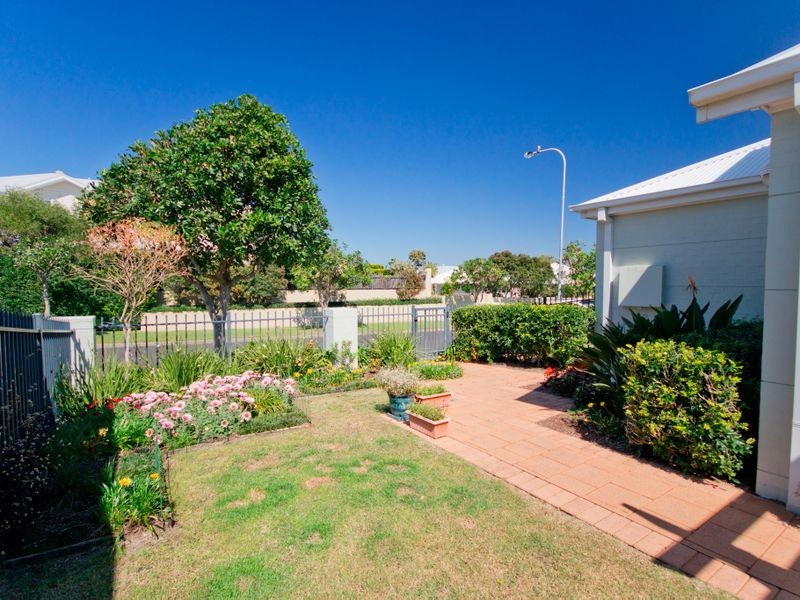 6 The Drive, Yamba NSW 2464