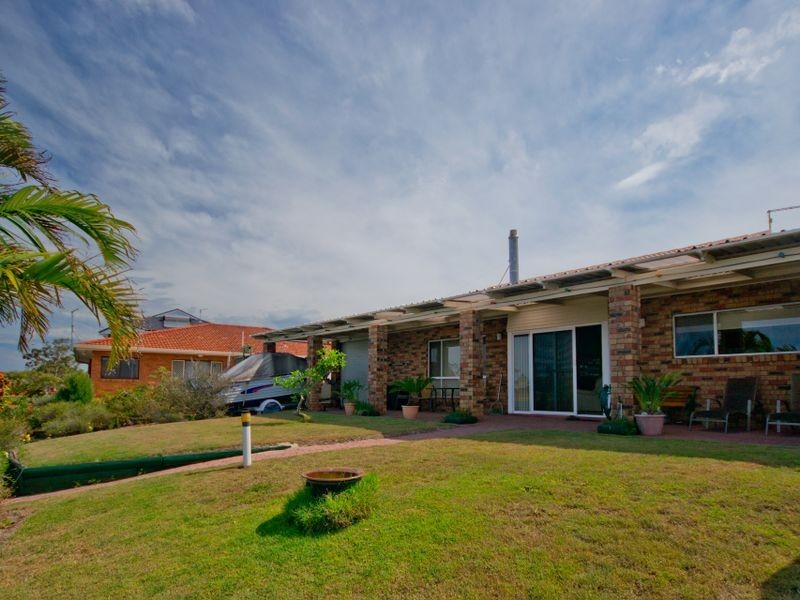 16 Acacia Circuit, Yamba NSW 2464