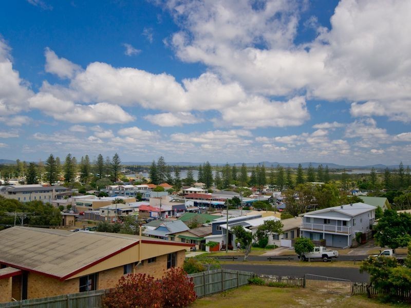 2/11 Campbells Lane, Yamba NSW 2464