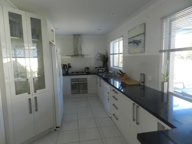 6 Coonawarra Court, Yamba NSW 2464