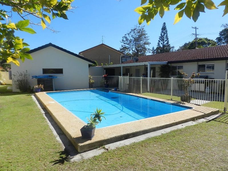 6 Coonawarra Court, Yamba NSW 2464