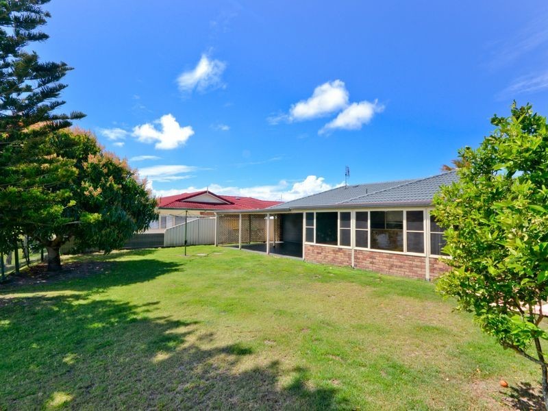33 Osprey Drive, Yamba NSW 2464