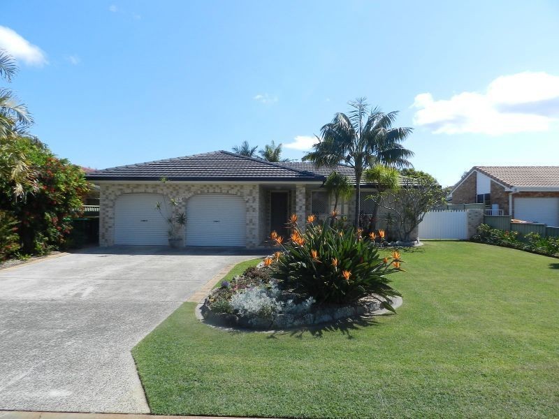 23 Palm Terrace, Yamba NSW 2464