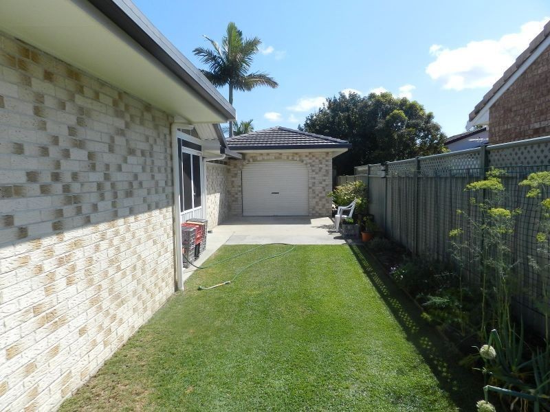 23 Palm Terrace, Yamba NSW 2464