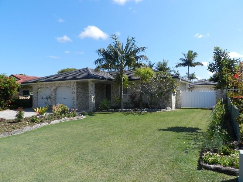 23 Palm Terrace, Yamba NSW 2464