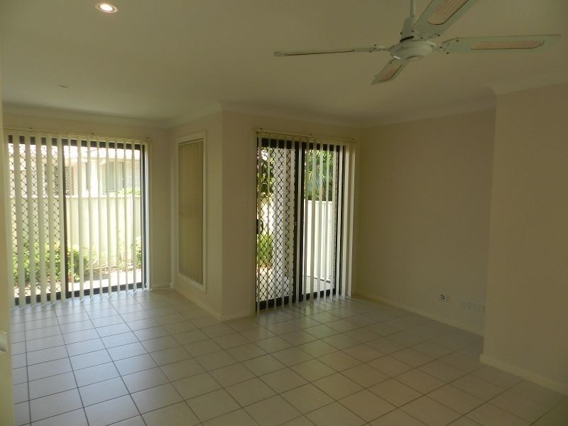 2/5 Park Avenue, Yamba NSW 2464