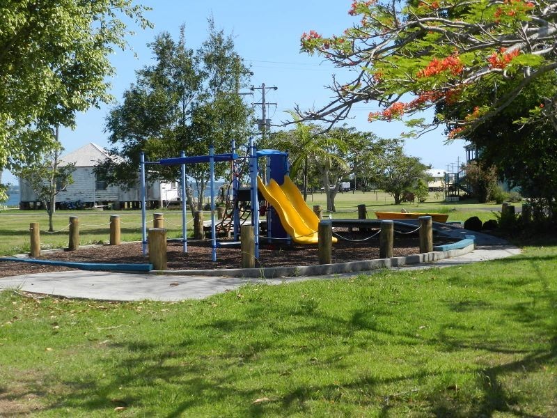 7 Carrington Street, Palmers Island NSW 2463