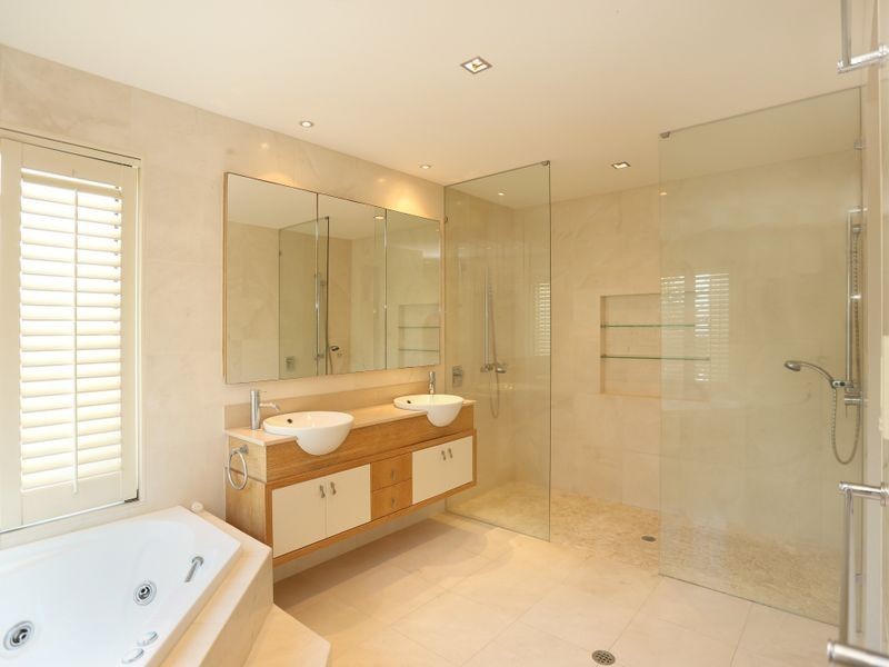 8 Pacific Parade, Yamba NSW 2464